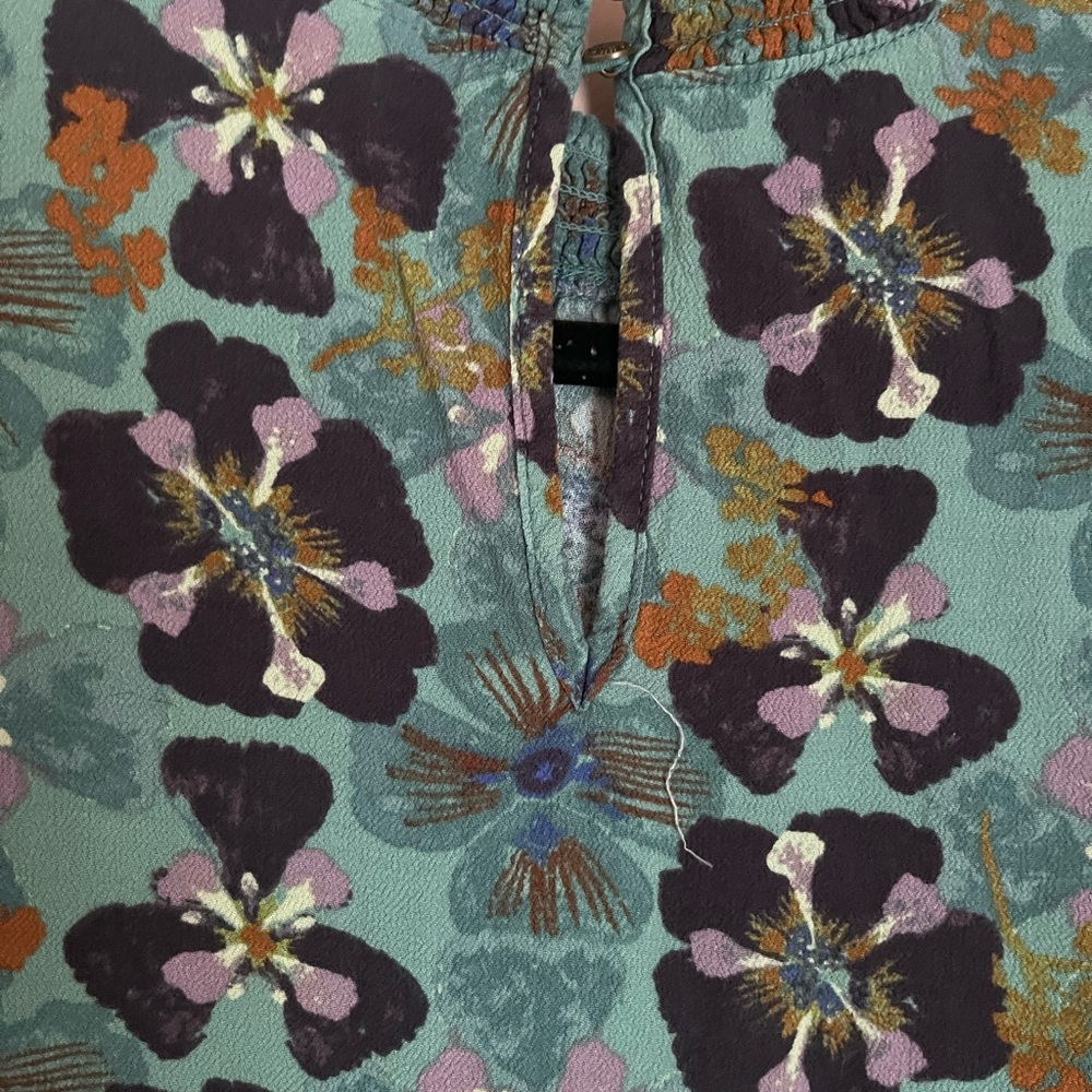 Floral top - Picture 3 of 3